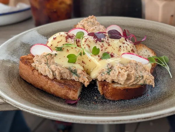 A delicious sea-side breakfast!