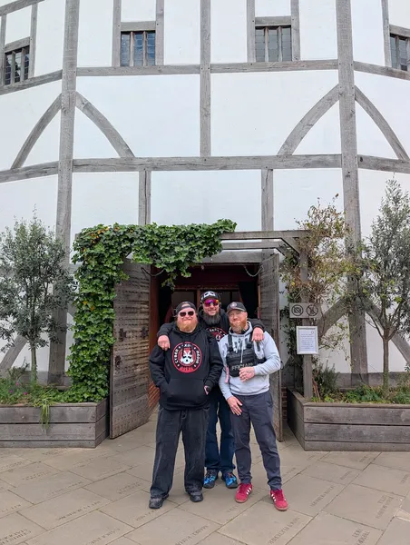 Group photo at the Globe